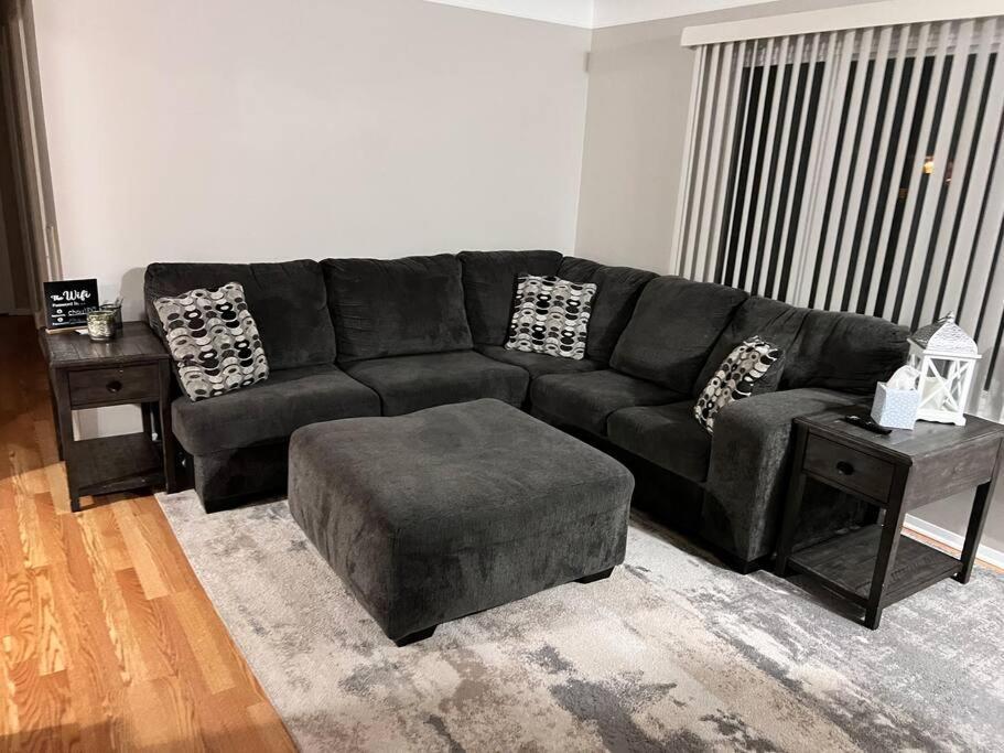 Cozy Bungalow In Madison Heights Esterno foto