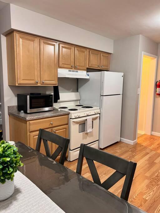 Cozy Bungalow In Madison Heights Esterno foto